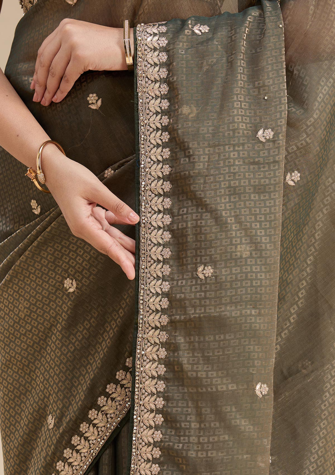 Mehendi Gotapatti Organza Saree