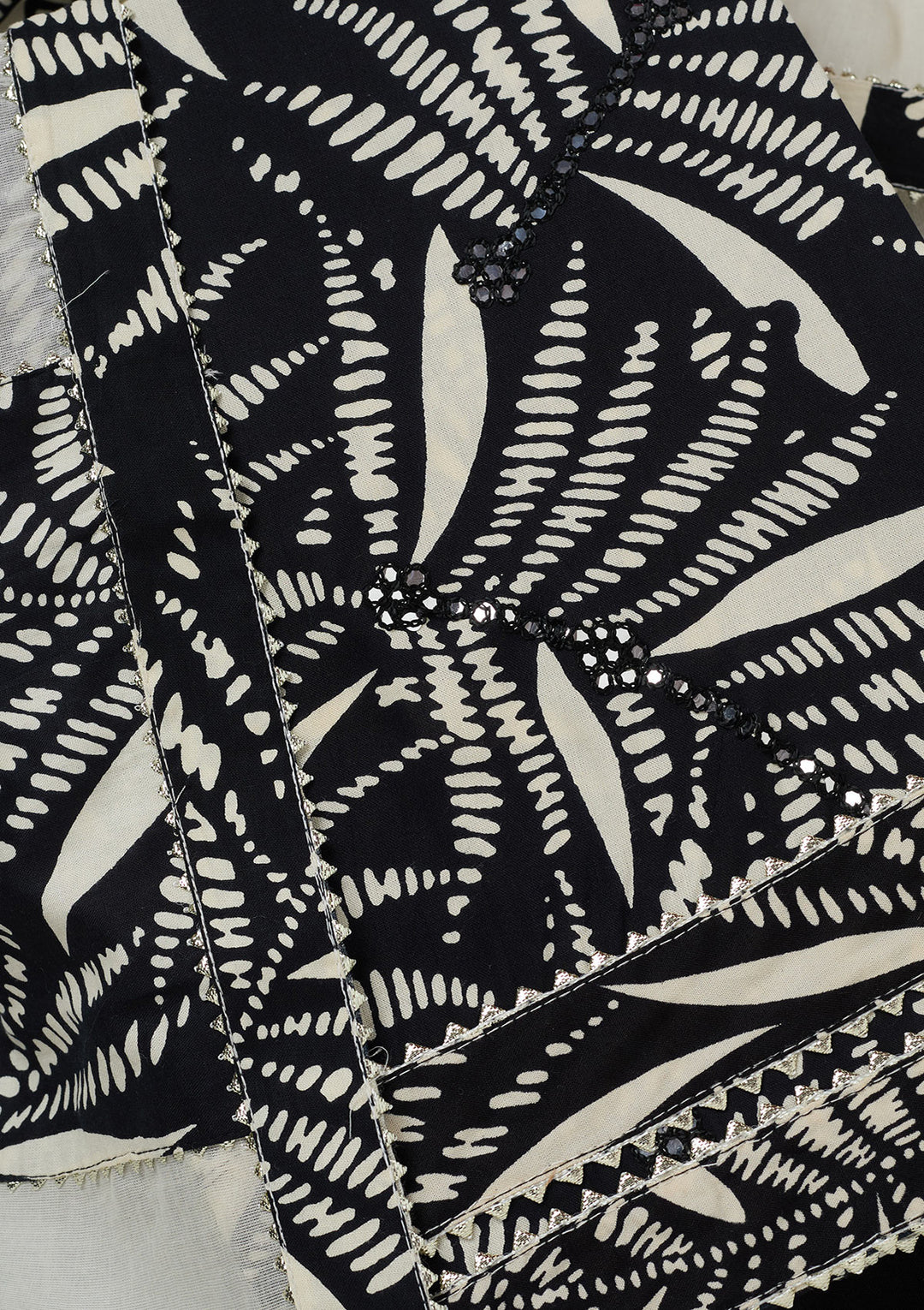 Cream Threadwork Cotton Unstitched Salwar Suit