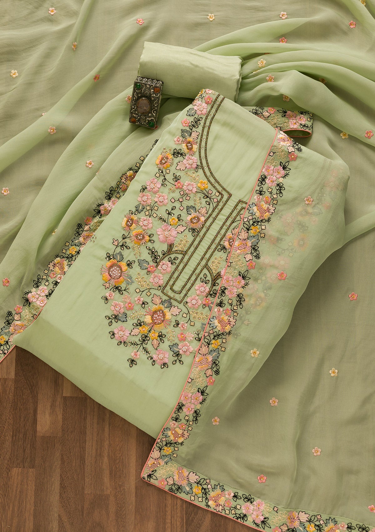 Pista green new arrivals churidar material