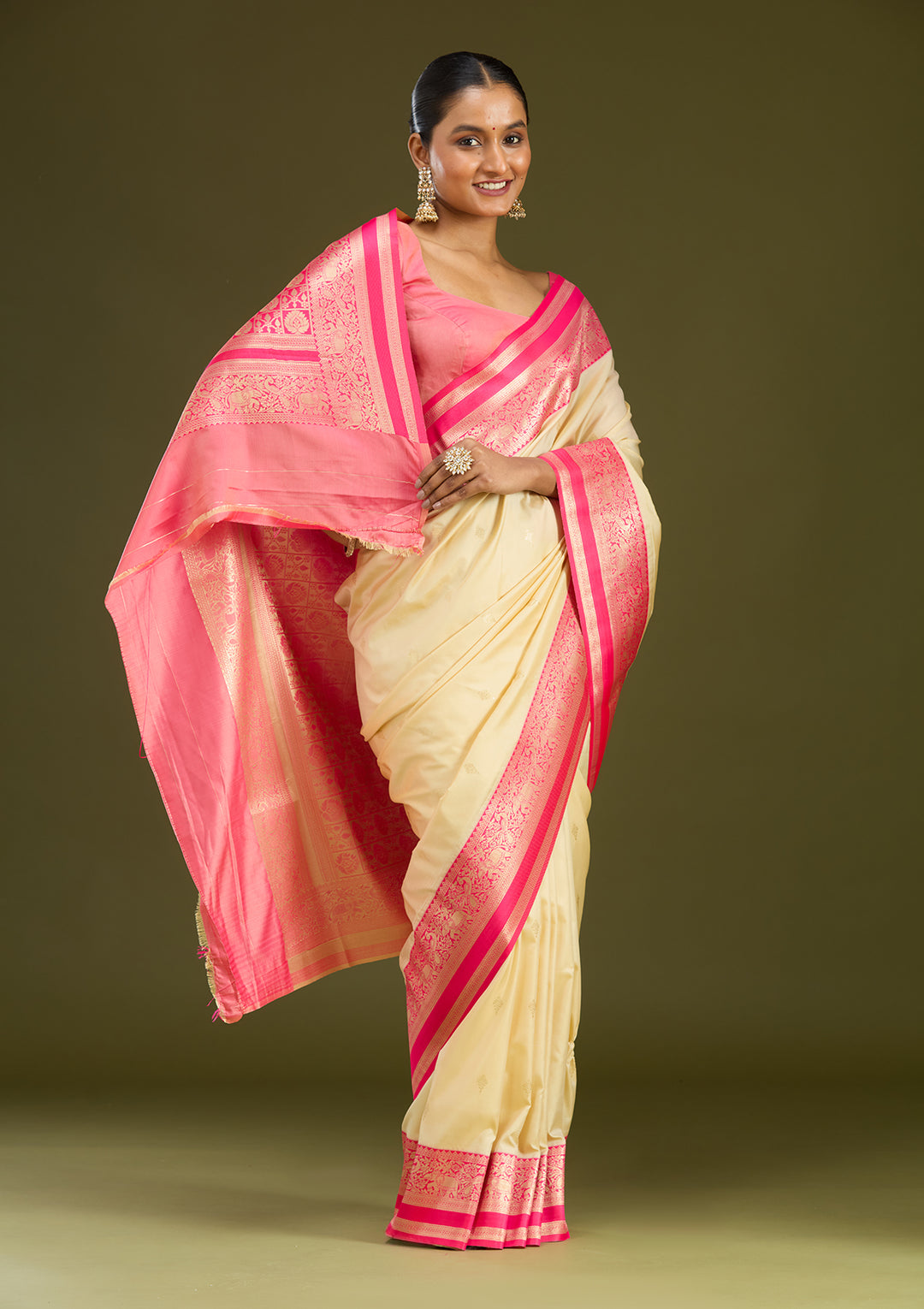 Cream Zariwork (Gold) Silk Silk Saree