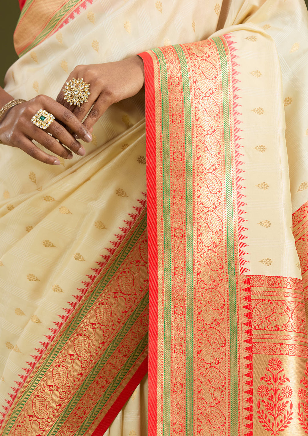 Off White Zariwork (Gold) Silk Silk Saree