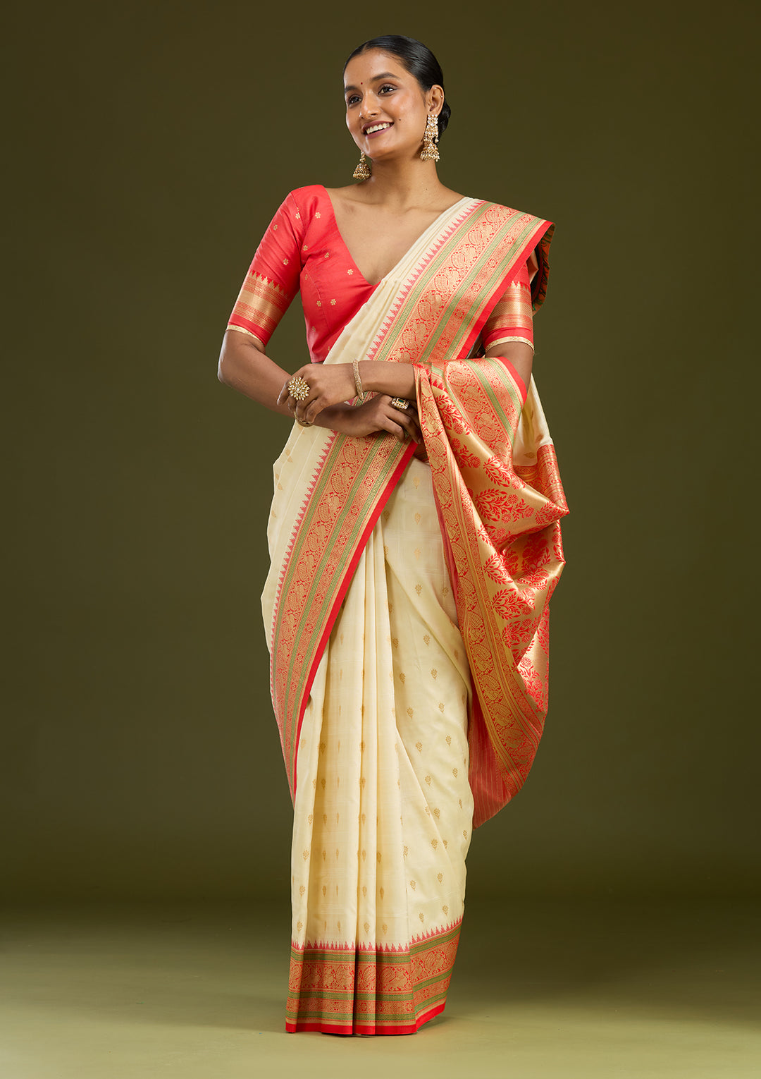 Off White Zariwork (Gold) Silk Silk Saree