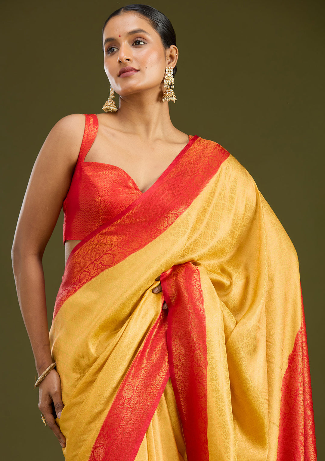 Gold Zariwork (Gold) Silk Silk Saree