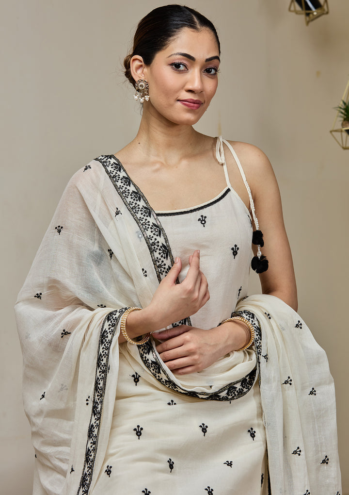 Off White Threadwork Chanderi Readymade Salwar Suit