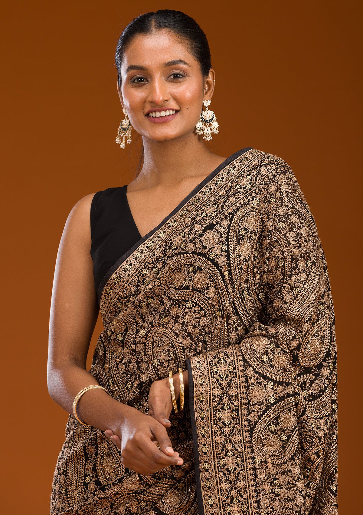 kosariii✴︎ Buy Black Zariwork Georgette Saree - Koskii
