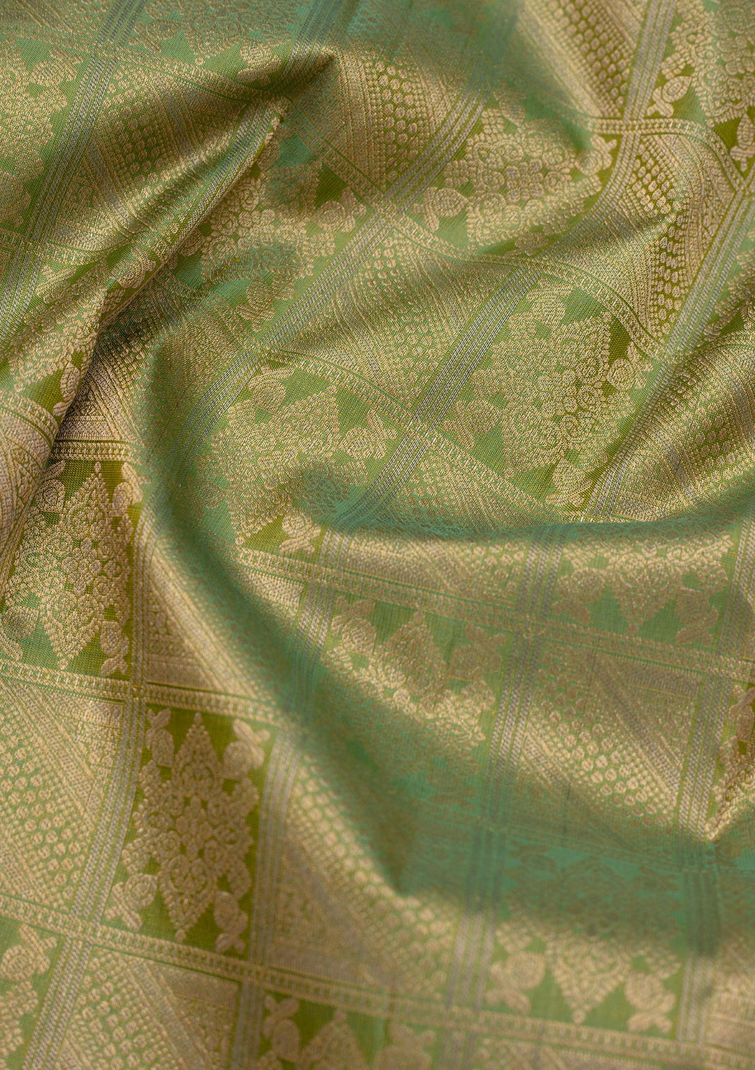 Leaf Green Zariwork Pure Silk Saree