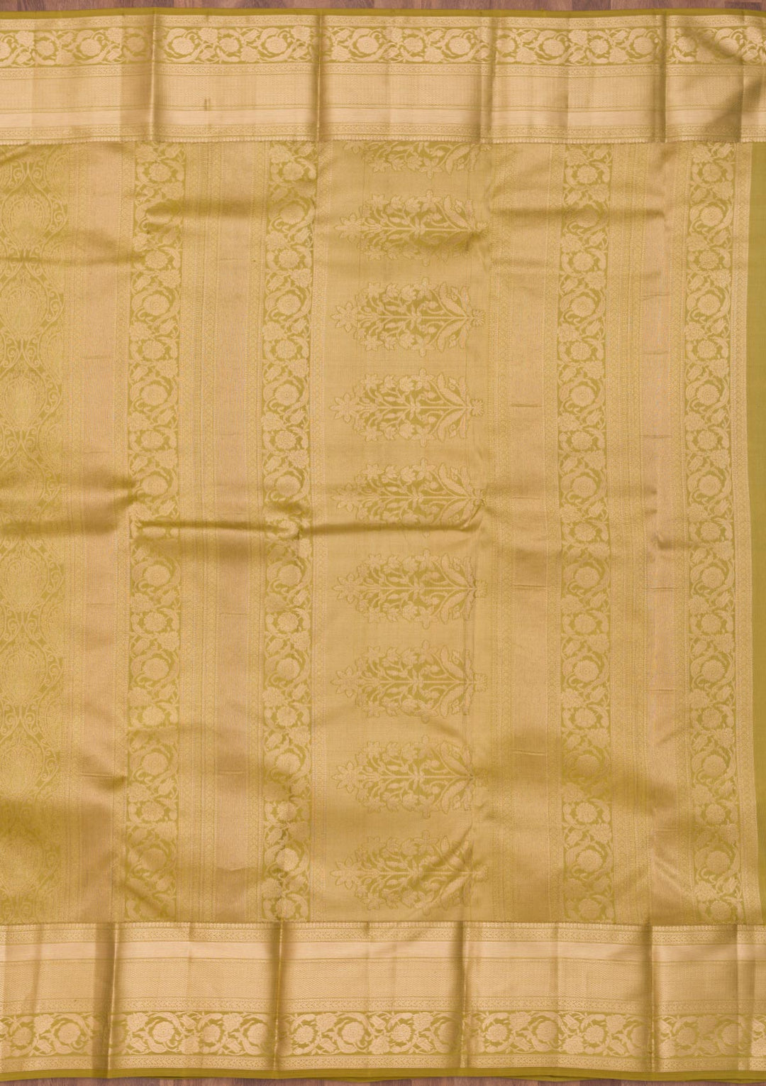 Leaf Green Zariwork Pure Silk Saree