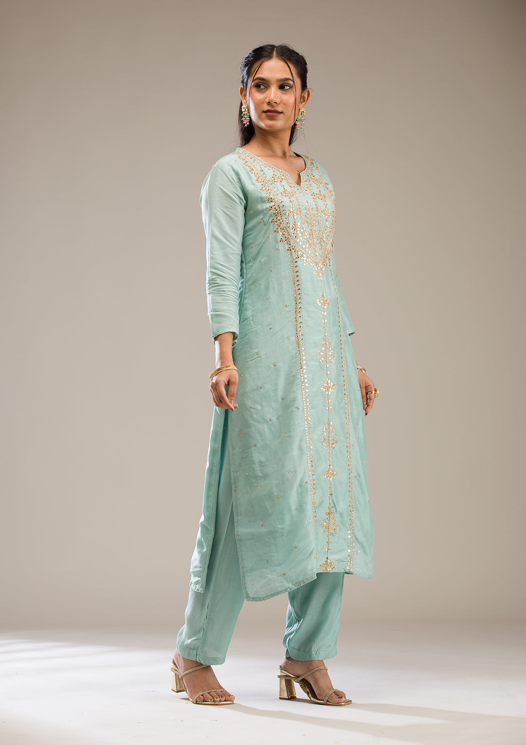 Light Grey Gotapatti Semi Crepe Readymade Salwar Suit