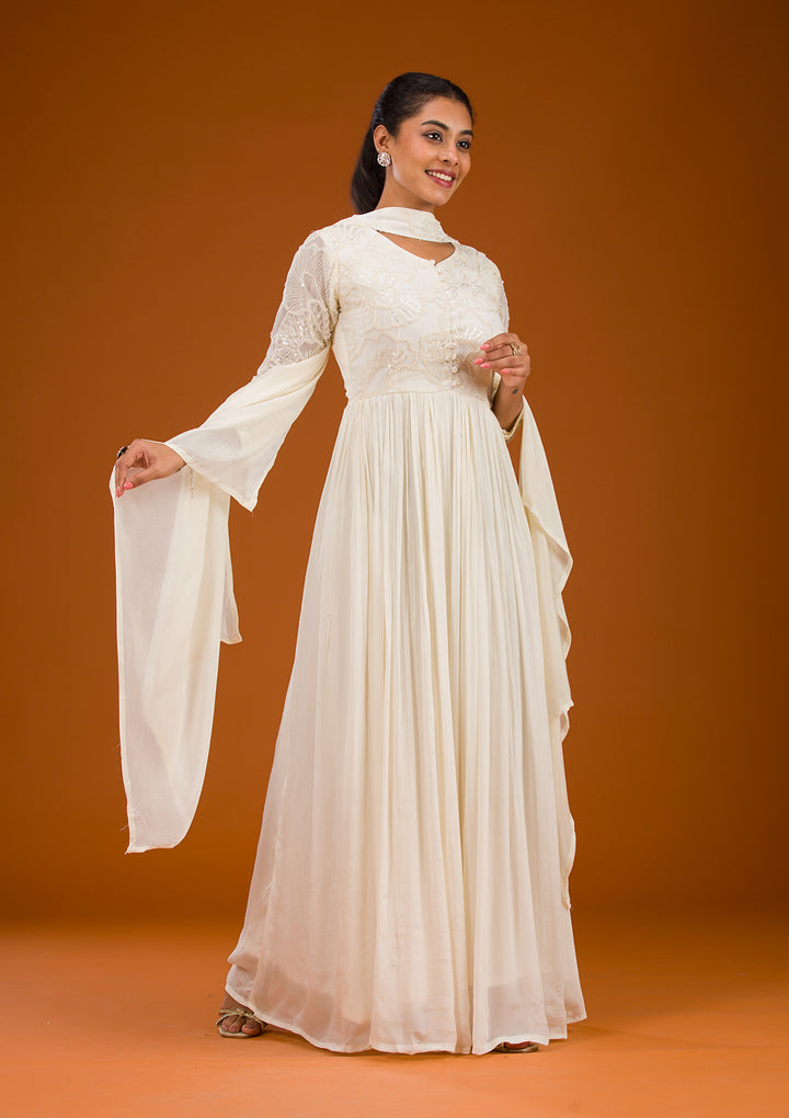 Off White Threadwork Semi Crepe Readymade Salwar Suit
