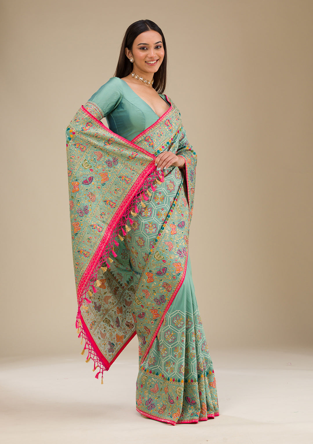 Rama Green Threadwork Soft Silk Saree