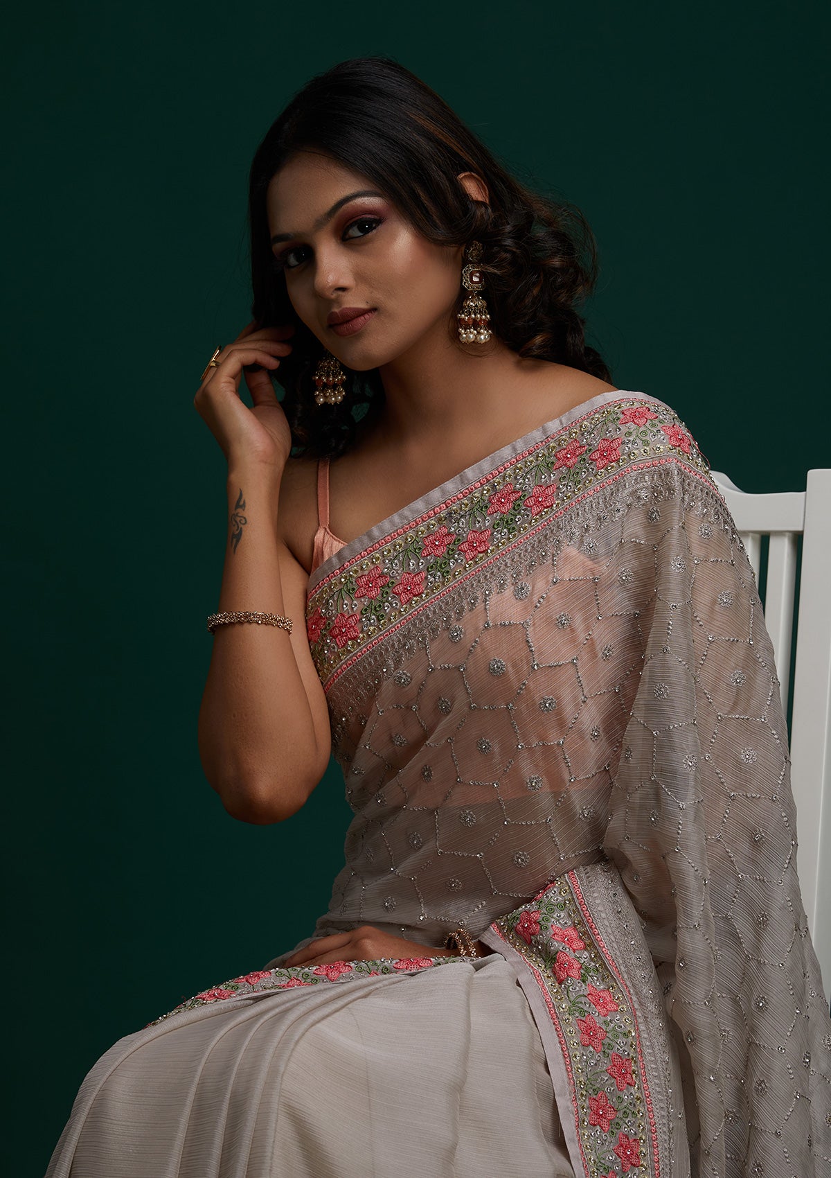 Light Grey Threadwork Chiffon Saree - Koskii