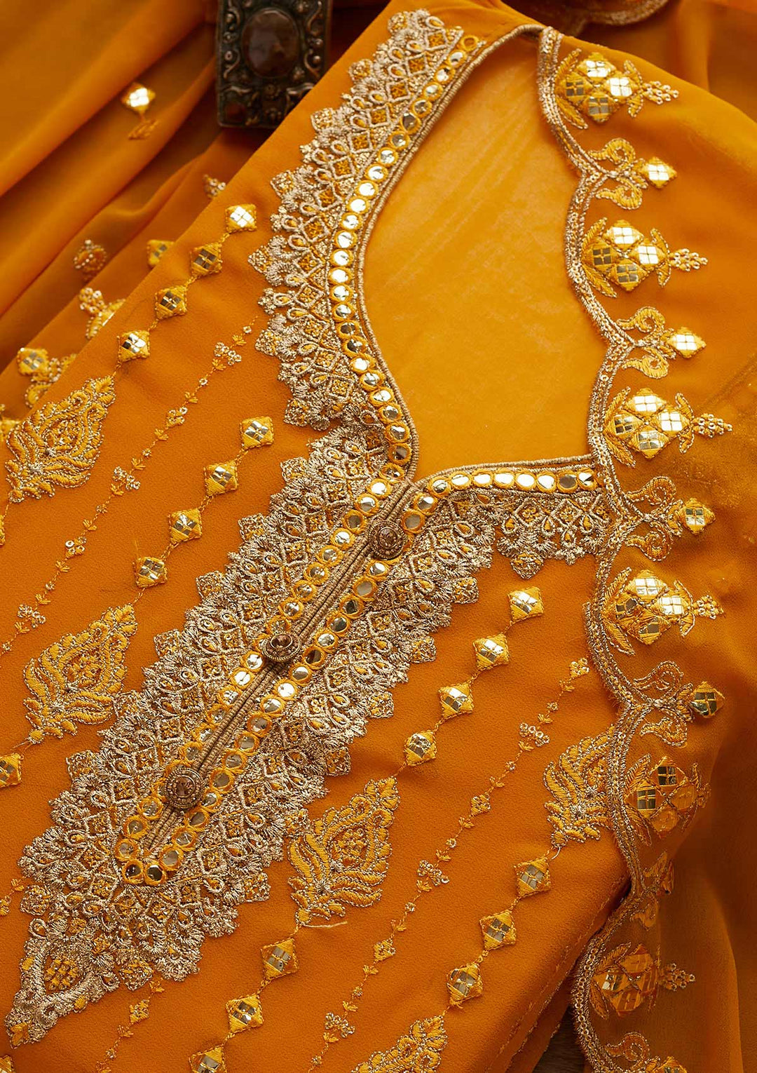 Simple mehndi dress design 2018 outlet