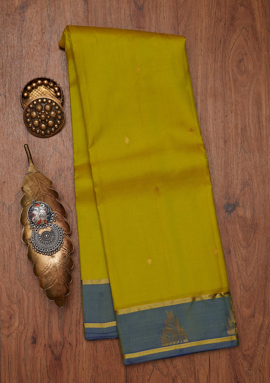Parrot Green Zariwork Pure Silk Designer Unstitched Saree - Koskii