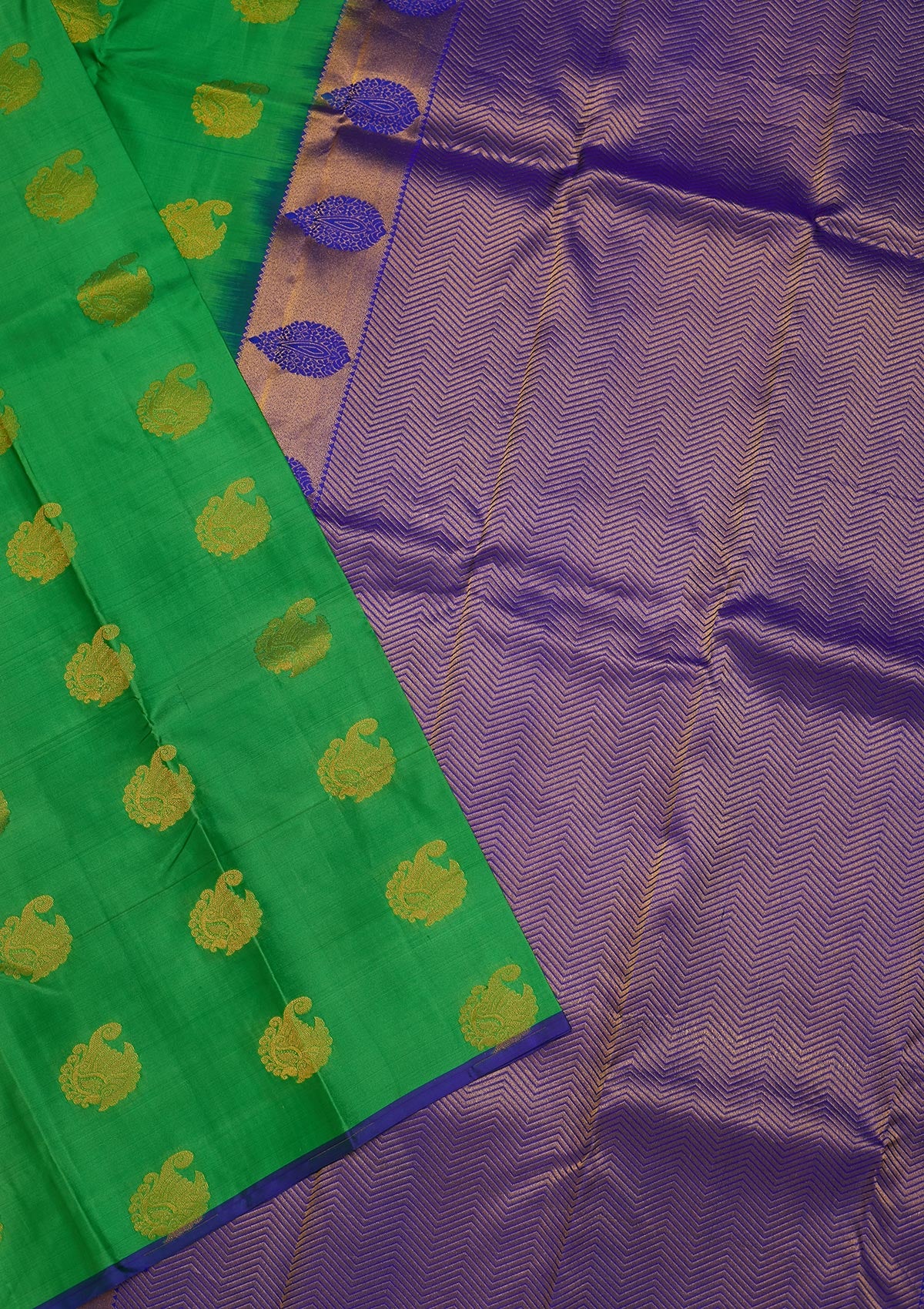 Parrot Green Zariwork Pure Silk Saree-Koskii