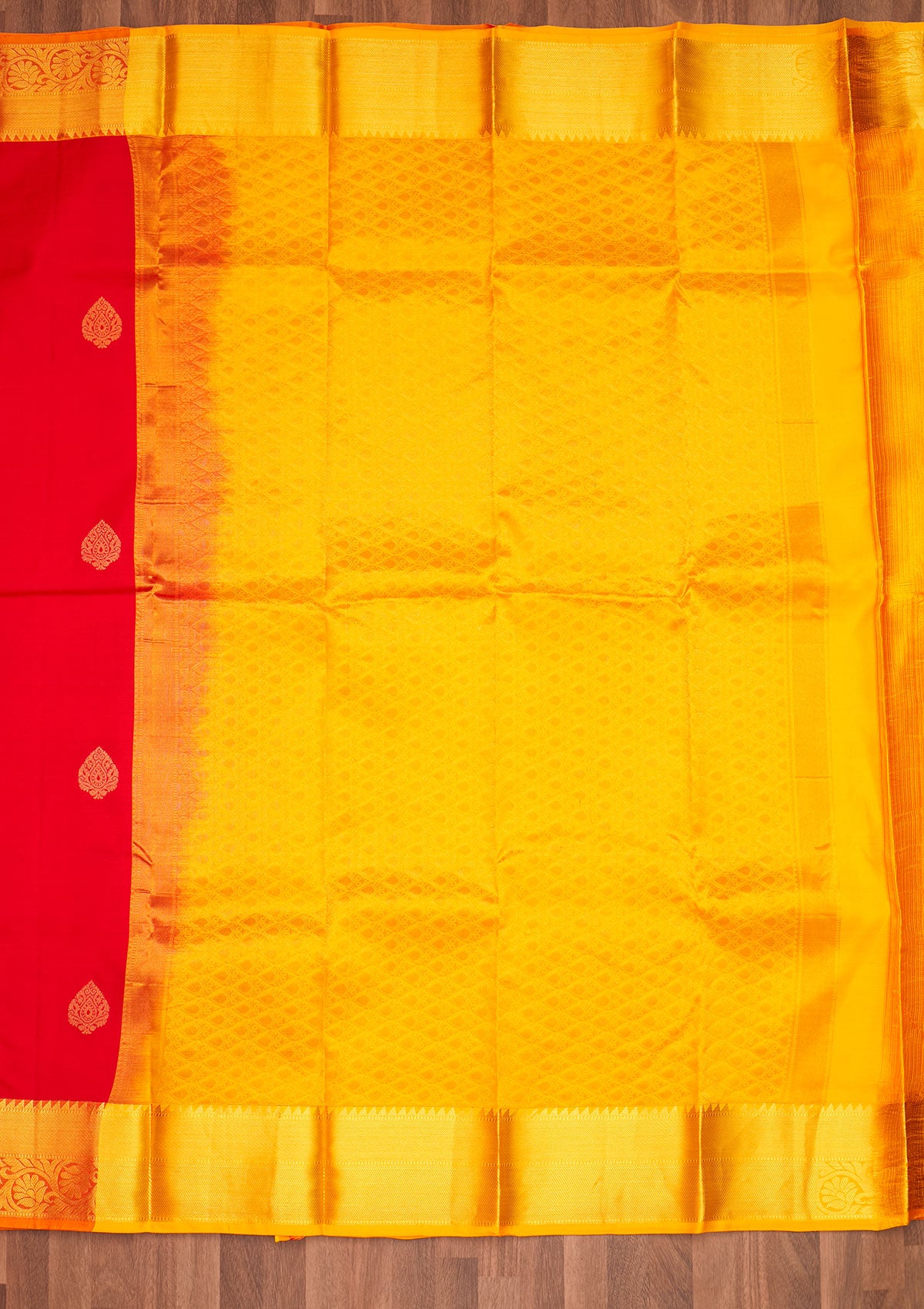 Red Zariwork Pure Silk Saree - Koskii